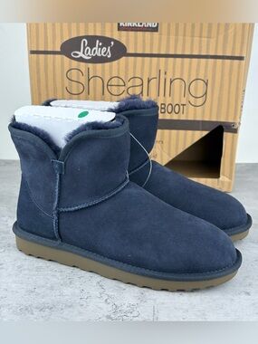 Kirkland Signature Women's Shearling Scalloped Edge Suede Boot Navy NEW Size 8